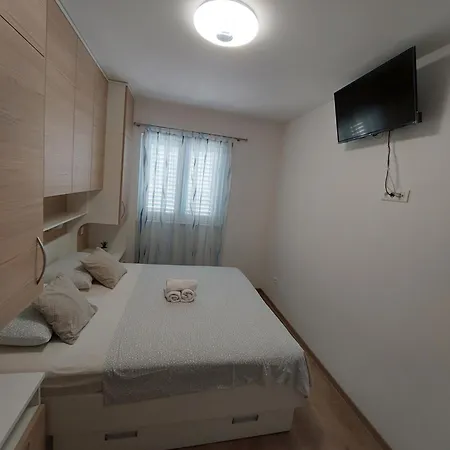 Διαμέρισμα Hola *