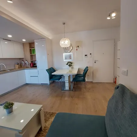 Hola Apartamento Makarska